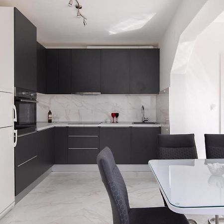 City Apartment Domagoj Омиш Экстерьер фото