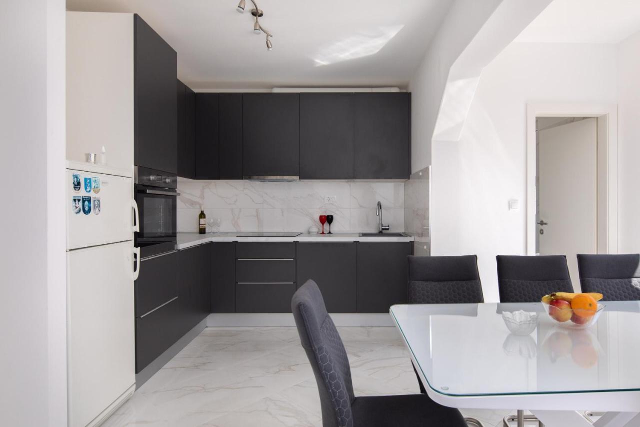City Apartment Domagoj Омиш Экстерьер фото